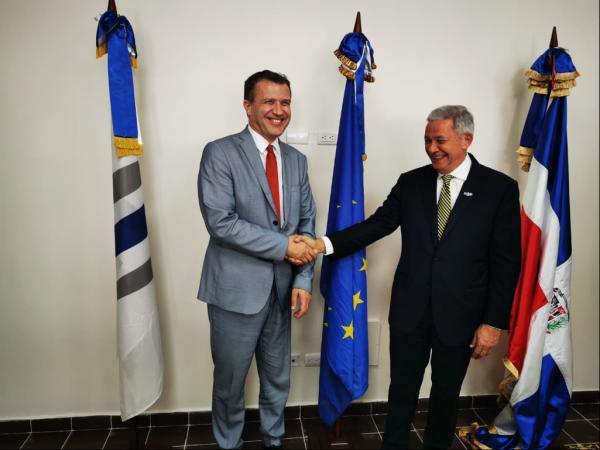 >@EIB